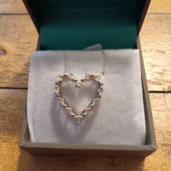 PD! New Effy® 1/10 ct. t.w. Diamond Heart Pendant Necklace in Sterling Silver - Picture 1 of 6